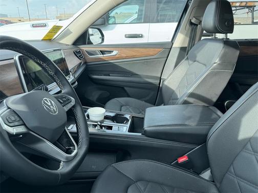 2024 Volkswagen Atlas 2.0T SE