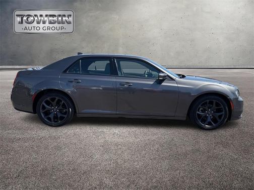 2022 Chrysler 300 S