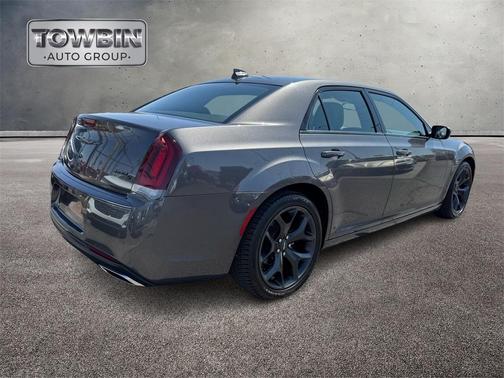 2022 Chrysler 300 S