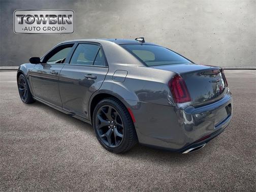 2022 Chrysler 300 S
