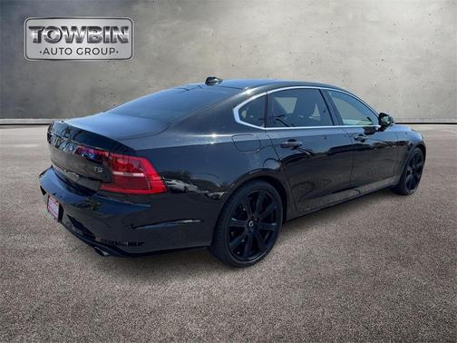 2018 Volvo S90 T5 Momentum