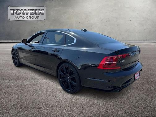 2018 Volvo S90 T5 Momentum