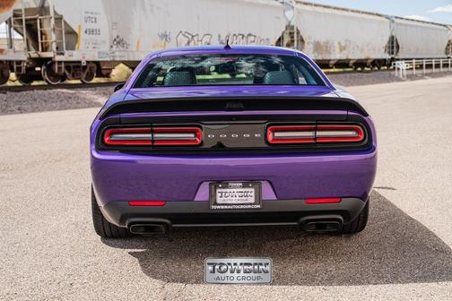 Plum Crazy Pearlcoat 2023 Dodge Challenger SRT Hellcat