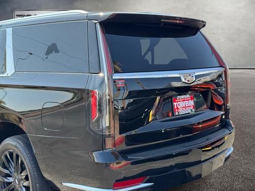 2022 Cadillac Escalade ESV Luxury
