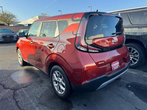 2024 Kia Soul LX