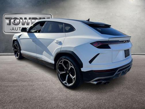 2019 Lamborghini Urus Base