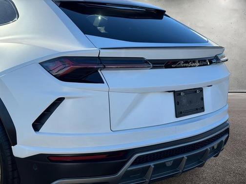 2019 Lamborghini Urus Base