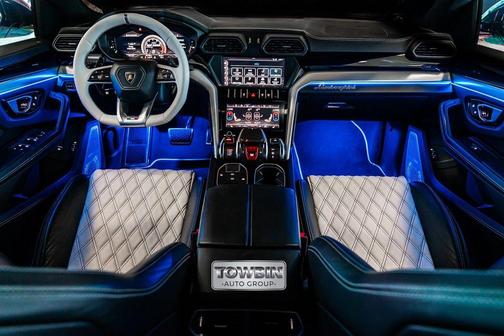 Bianco Icarus Metallic 2019 Lamborghini Urus Base