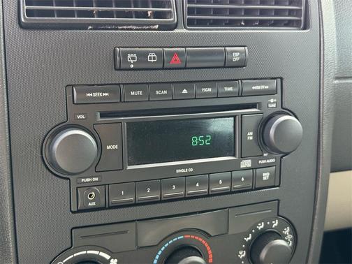 2006 Dodge Magnum Base