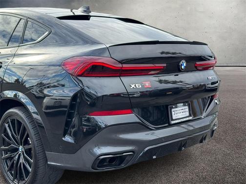 2022 BMW X6 M50i