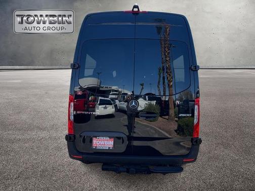 2022 Mercedes-Benz Sprinter 2500 144 WB Standard Roof Passenger