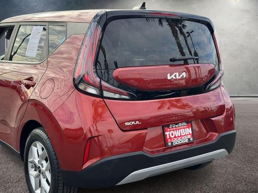 Mars Orange 2024 Kia Soul LX