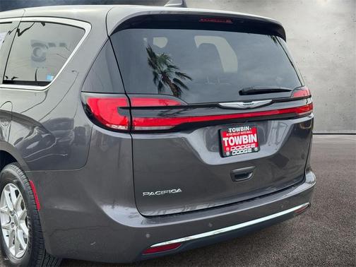 2023 Chrysler Pacifica Touring-L