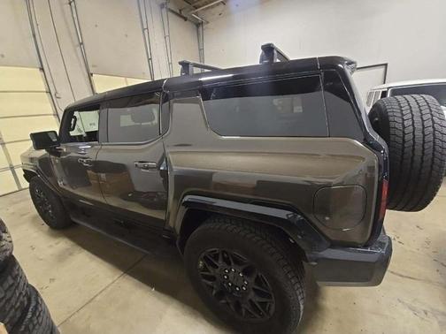 2024 GMC HUMMER EV SUV 2X