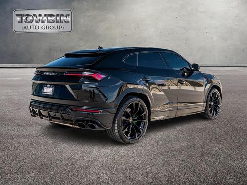 2021 Lamborghini Urus Graphite Capsule