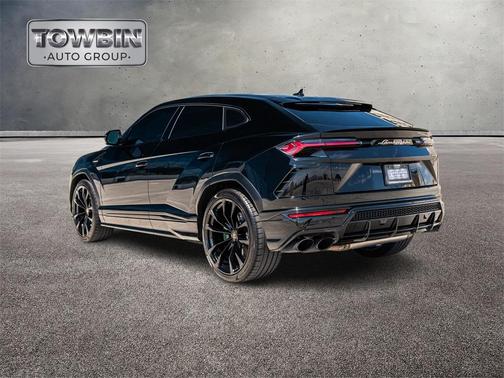 2021 Lamborghini Urus Graphite Capsule
