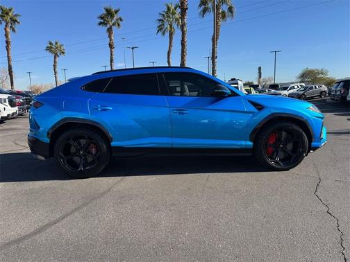 2020 Lamborghini Urus Base