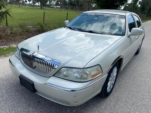 2007 Lincoln Town Car Signature