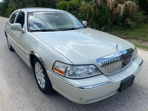 2007 Lincoln Town Car Signature