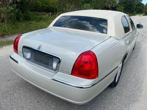 2007 Lincoln Town Car Signature