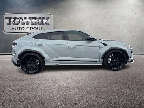 2022 Lamborghini Urus 