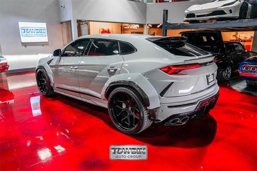 2022 Lamborghini Urus 