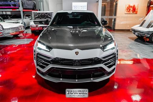 2022 Lamborghini Urus 