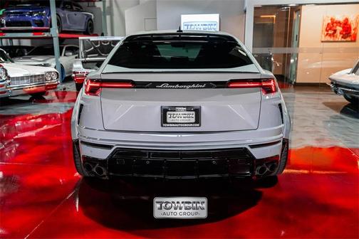 2022 Lamborghini Urus 