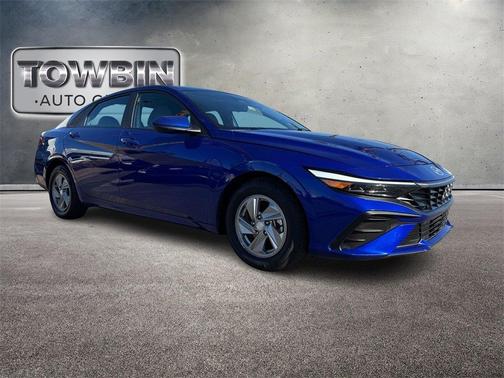 2024 Hyundai ELANTRA SE