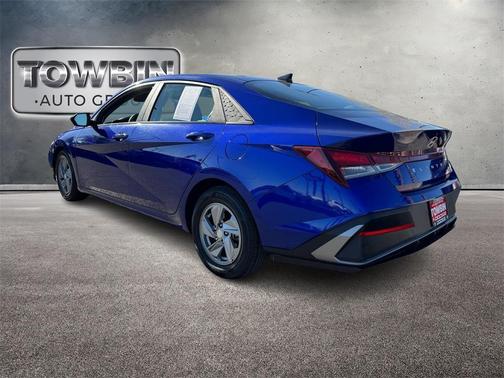 2024 Hyundai ELANTRA SE