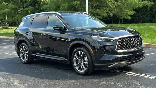 2022 INFINITI QX60 LUXE