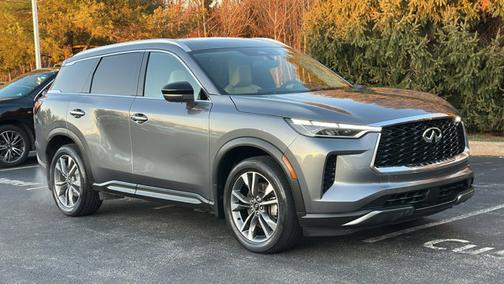 2022 INFINITI QX60 LUXE