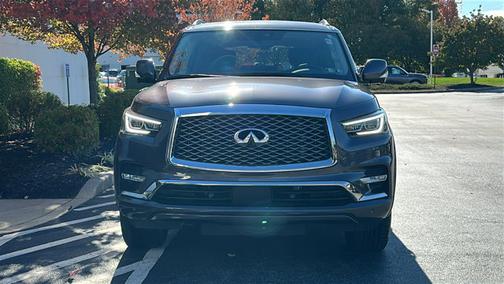 2023 INFINITI QX80 LUXE