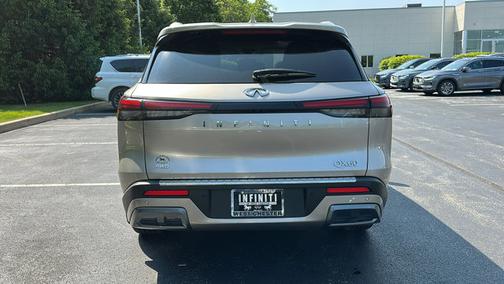 2022 INFINITI QX60 LUXE