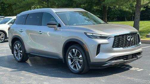 2022 INFINITI QX60 LUXE