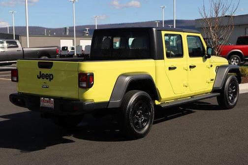 2023 Jeep Gladiator Sport