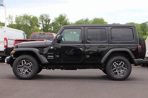 2024 Jeep Wrangler 4-Door Sahara 4x4