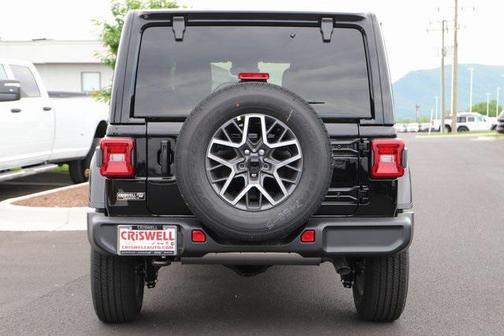 2024 Jeep Wrangler 4-Door Sahara 4x4