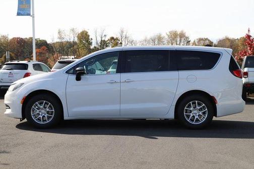 2026 Chrysler Voyager LX