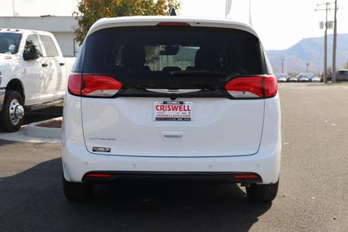 2026 Chrysler Voyager LX