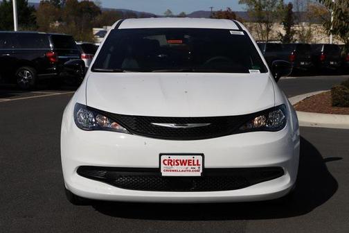2026 Chrysler Voyager LX