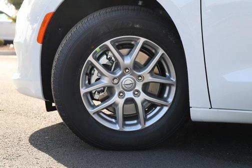 2026 Chrysler Voyager LX