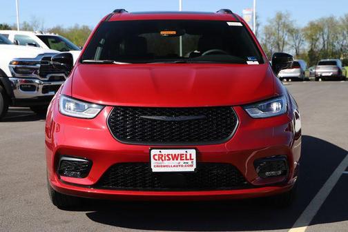 Red Hot Pearlcoat 2026 Chrysler Pacifica Limited