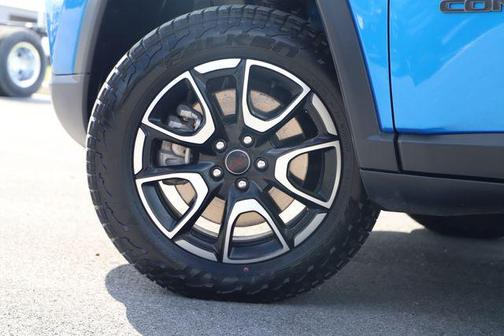 Hydro Blue Pearlcoat 2025 Jeep Compass Trailhawk
