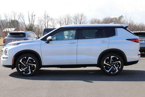 2022 Mitsubishi Outlander SE