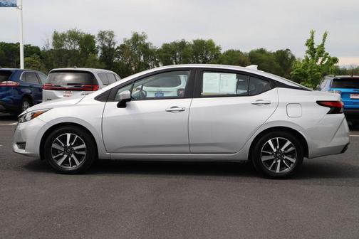 Brilliant Silver Metallic 2025 Nissan Versa 1.6 SV