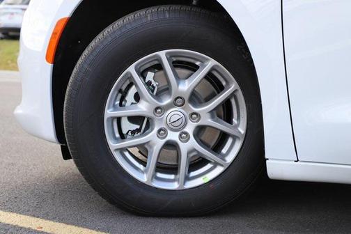 2026 Chrysler Voyager LX