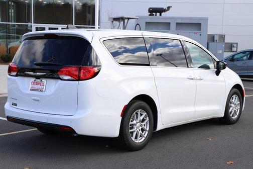 2026 Chrysler Voyager LX