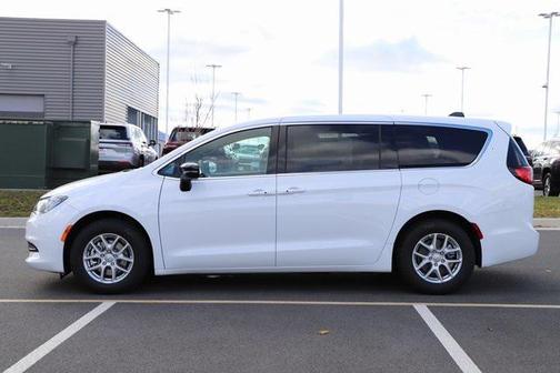 2026 Chrysler Voyager LX