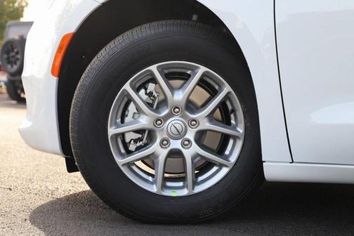 2026 Chrysler Voyager LX